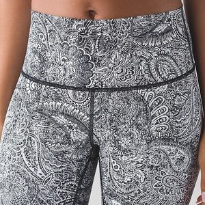 Lululemon crop leggings